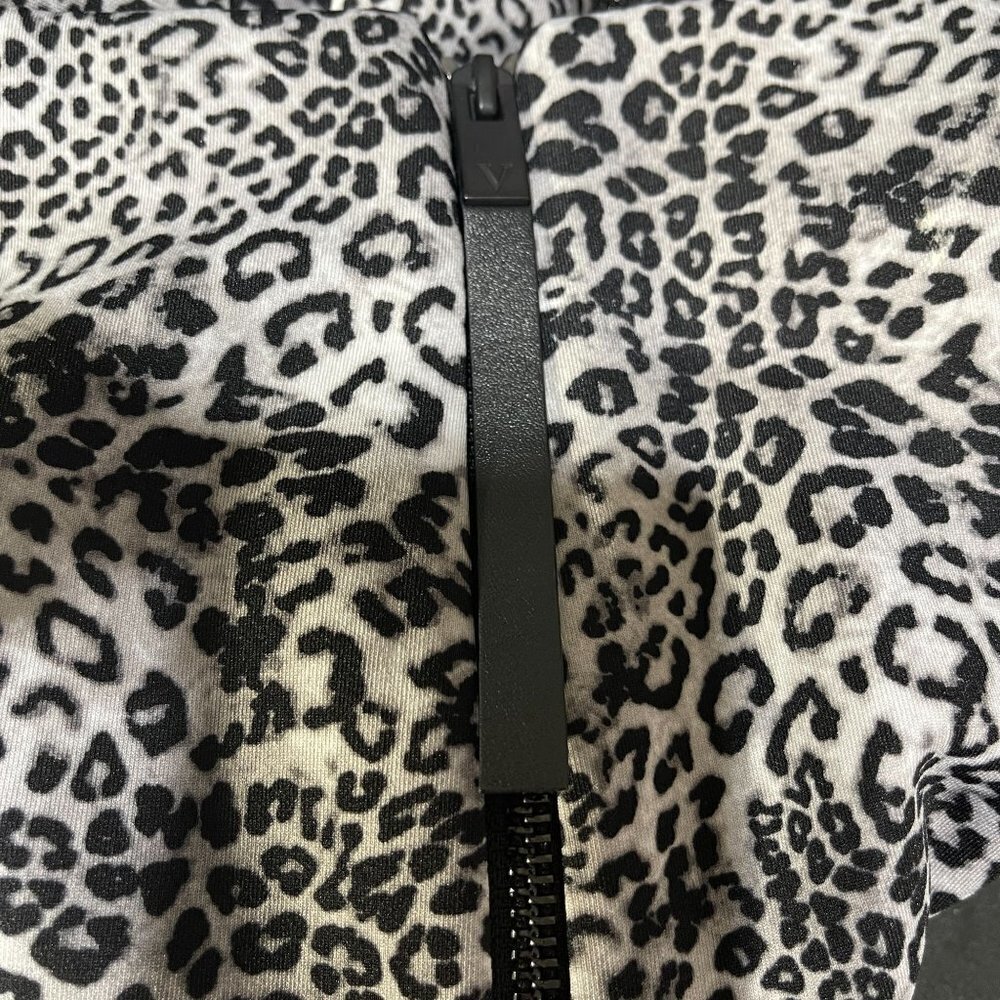 Vince Camuto Snow Leopard Pencil Skirt Back Zip Black Grey Size S Small - Picture 4 of 7